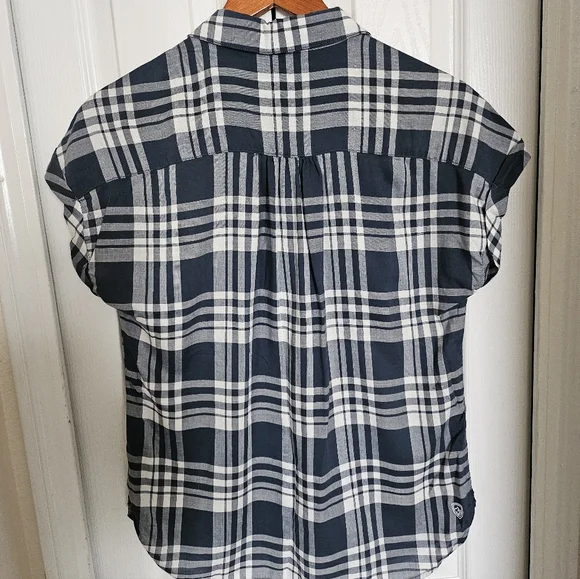 KÜHL Women's Plaid Button Down Shirt Small Blue White Lightweight Top. - Picture 4 of 12